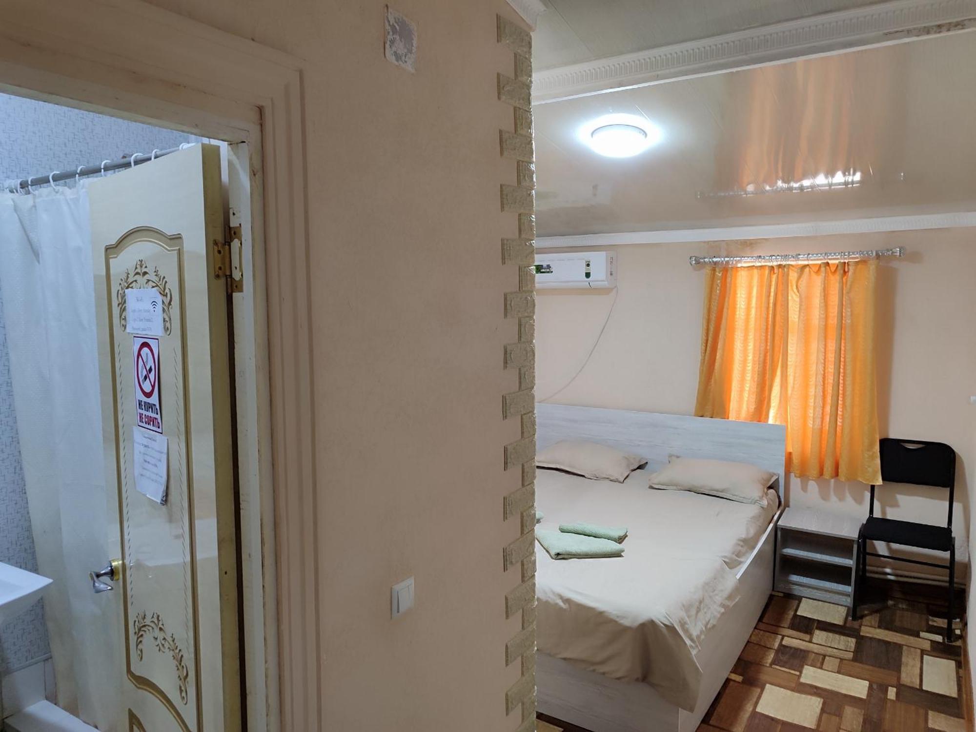 Family Guest House - Friends-J Нукус Екстер'єр фото