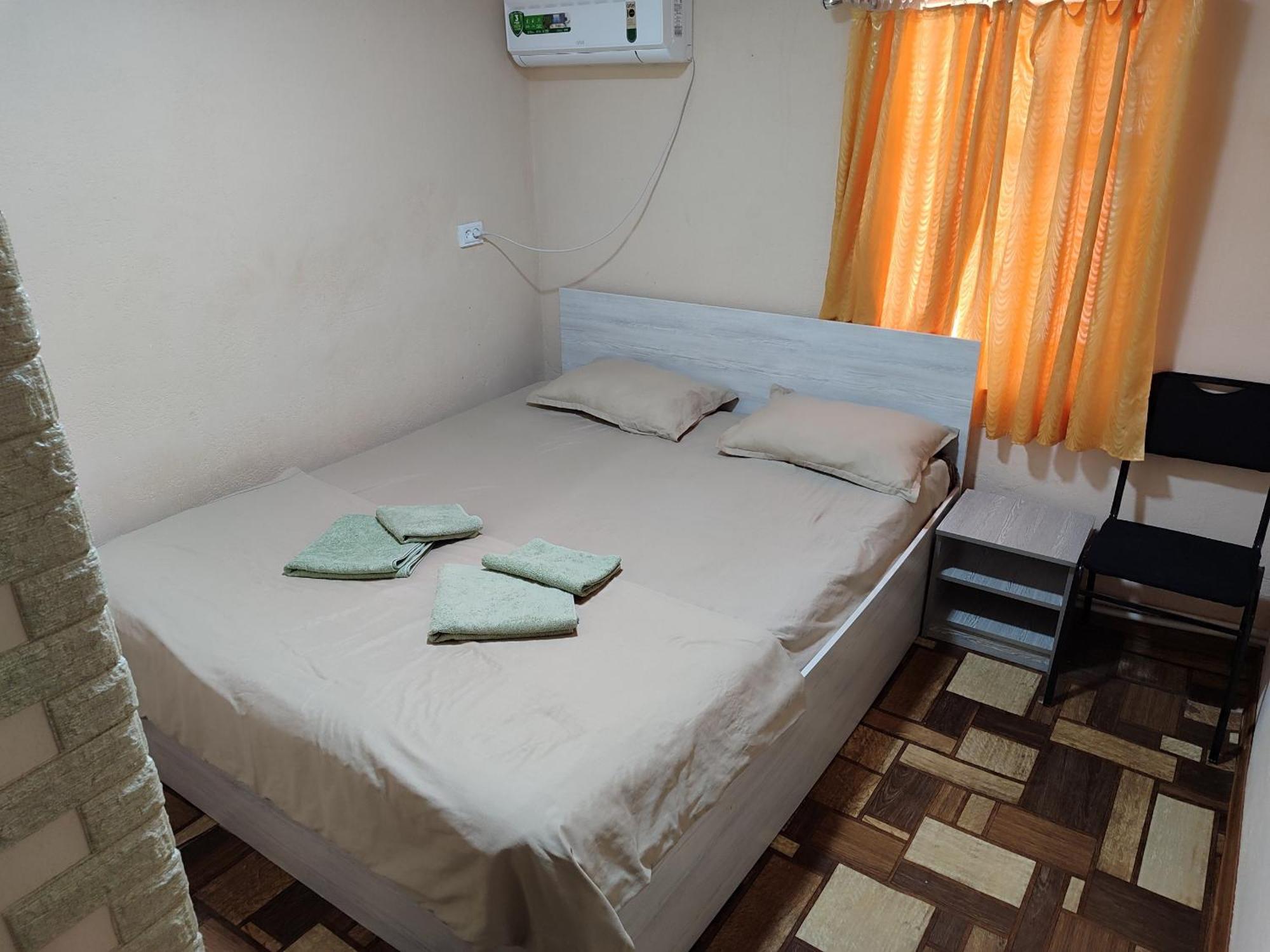 Family Guest House - Friends-J Нукус Екстер'єр фото